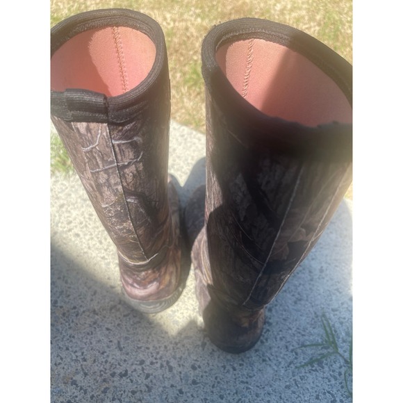 Boots - Picture 4 of 5